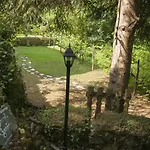Bed and breakfast Secret Gardens