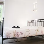 Secret Gardens Bed and breakfast 3*