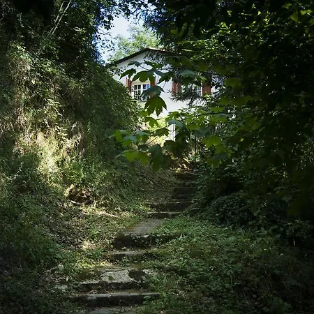 Secret Gardens Bed & Breakfast 3*