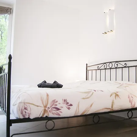 Secret Gardens Oda ve Kahvaltı 3*